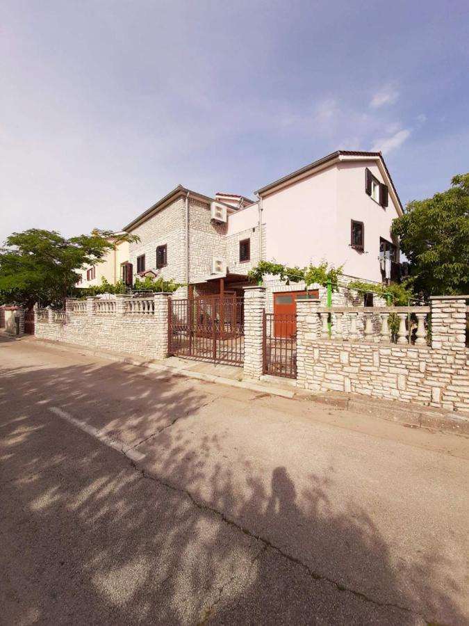Apartments Izabela Muzic-Fornaric Cres Exterior foto